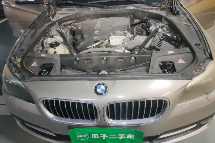 Used BMW 5 Series 2014 520Li Elegant Model Engine Bay