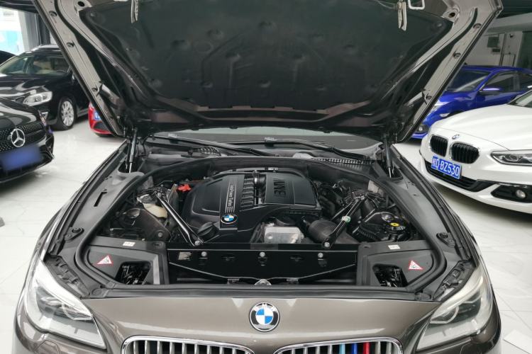 Used BMW 5 Series 2014 535Li Leading Model Engine Bay