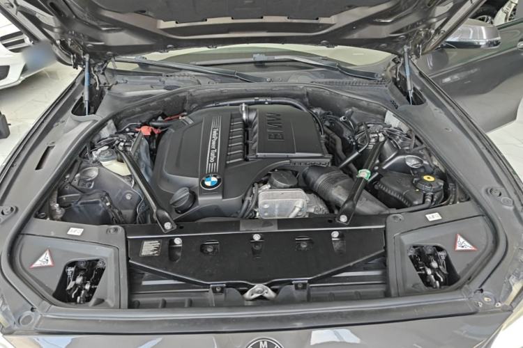 Used BMW 5 Series 2014 535Li Leading Model Engine Bay