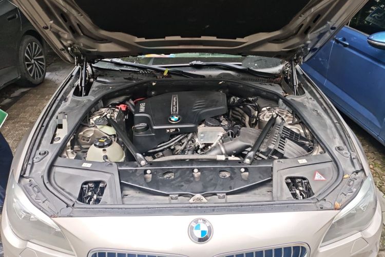 Used BMW 5 Series 2014 525Li Luxury Design Package Engine Bay