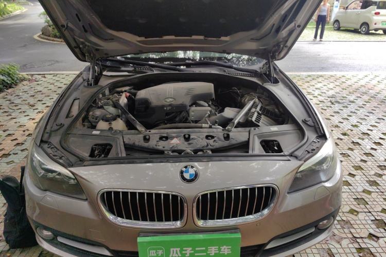 Used BMW 5 Series 2014 525Li Leading Model Engine Bay