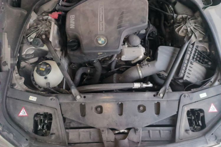 Used BMW 5 Series 2014 525Li Luxury Design Package Engine Bay