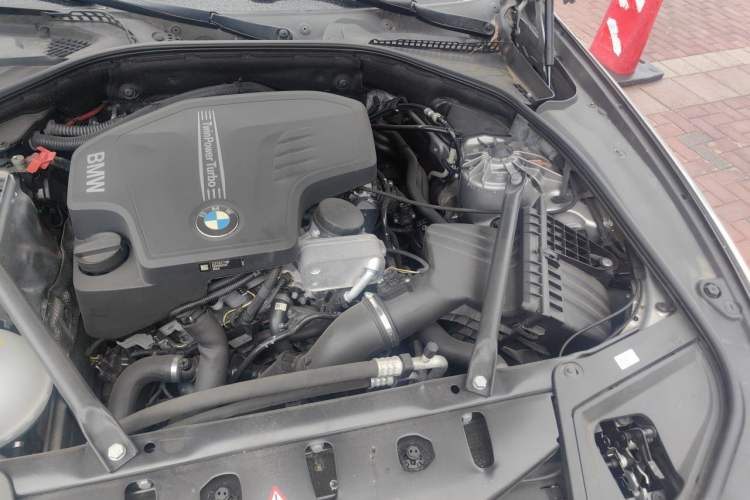 Used BMW 5 Series 2014 528Li Leading Model Engine Bay Left