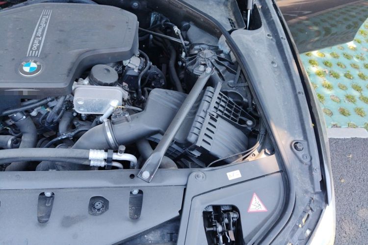 Used BMW 5 Series 2014 525Li Luxury Design Package Engine Bay Left