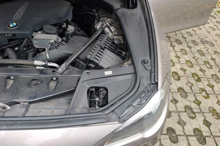 Used BMW 5 Series 2014 525Li Luxury Design Package Engine Bay Left