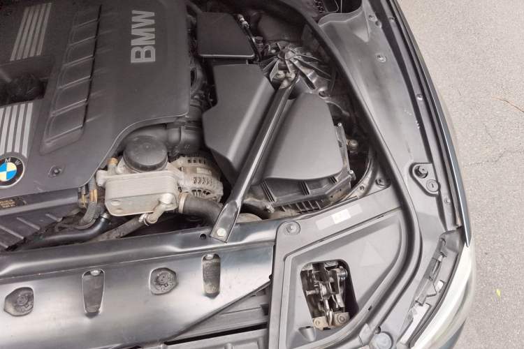 Used BMW 5 Series 2014 530Li Fashion Design Package Engine Bay Left