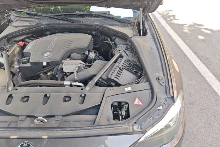 Used BMW 5 Series 2014 525Li Luxury Design Package Engine Bay Left