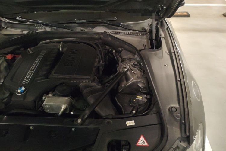 Used BMW 5 Series 2014 535Li Leading Model Engine Bay Left