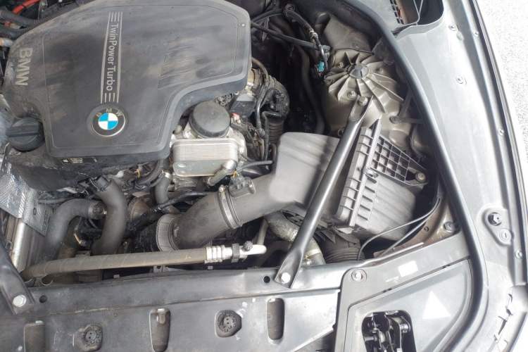 Used BMW 5 Series 2014 520i Elegant Edition Engine Bay Left
