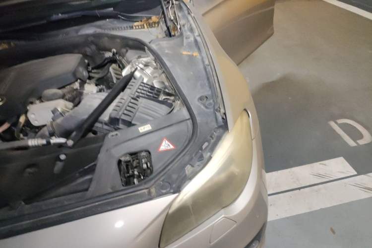 Used BMW 5 Series 2014 520Li Elegant Model Engine Bay Left