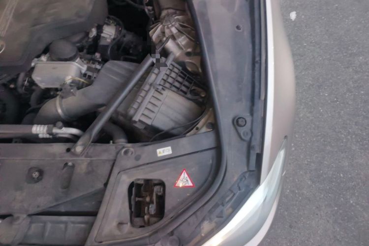 Used BMW 5 Series 2014 525Li Luxury Design Package Engine Bay Left