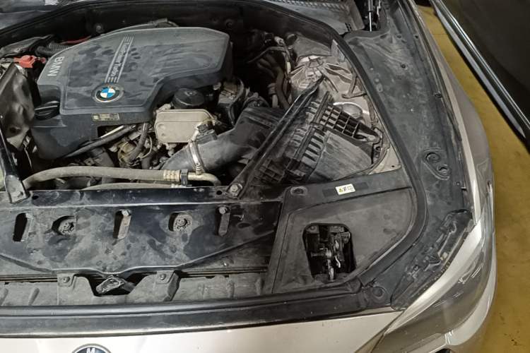 Used BMW 5 Series 2014 520Li Elegant Model Engine Bay Left