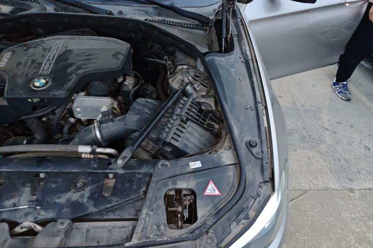 Used BMW 5 Series 2014 525Li Luxury Design Package Engine Bay Left