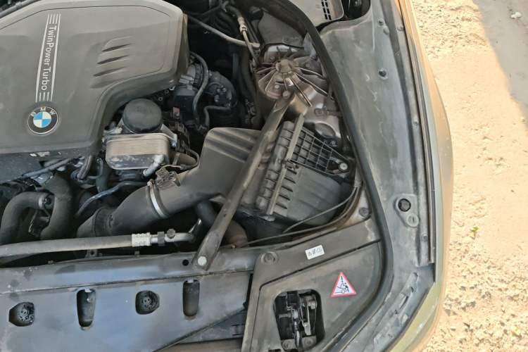 Used BMW 5 Series 2014 525Li Fashion Design Package Engine Bay Left