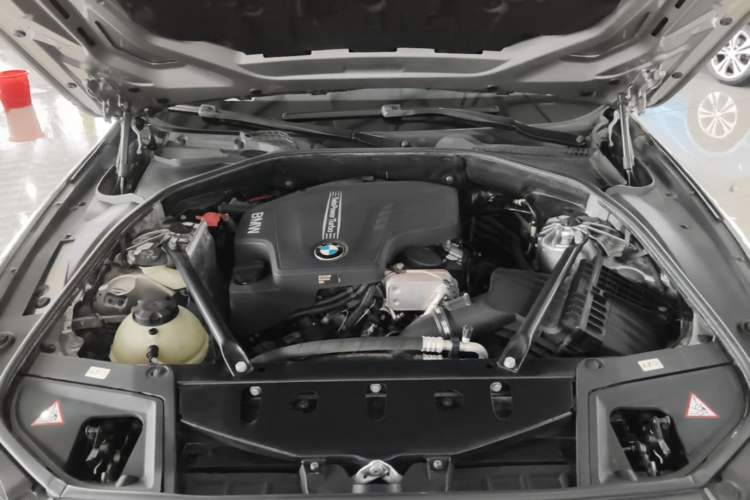 Used BMW 5 Series 2014 525Li Luxury Design Package Engine Bay