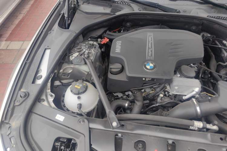 Used BMW 5 Series 2014 528Li Leading Model Engine Bay Right