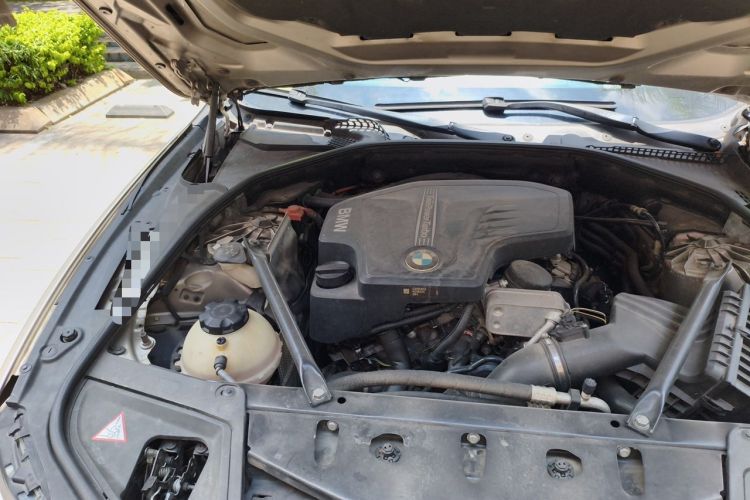 Used BMW 5 Series 2014 525Li Leading Model Engine Bay Right