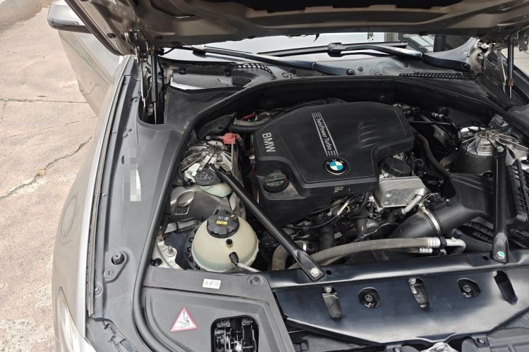 Used BMW 5 Series 2014 525Li Fashion Design Package Engine Bay Right