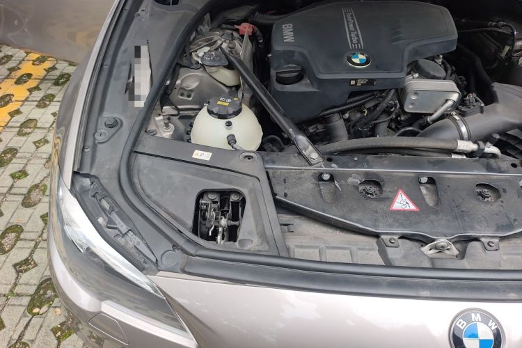 Used BMW 5 Series 2014 525Li Luxury Design Package Engine Bay Right