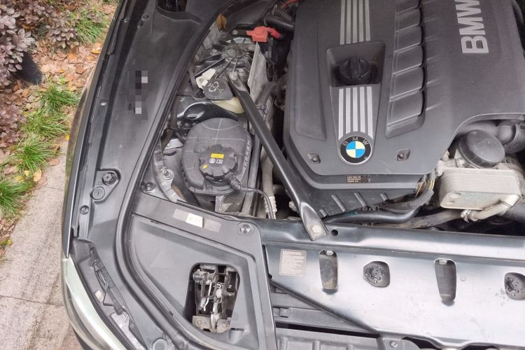 Used BMW 5 Series 2014 530Li Fashion Design Package Engine Bay Right
