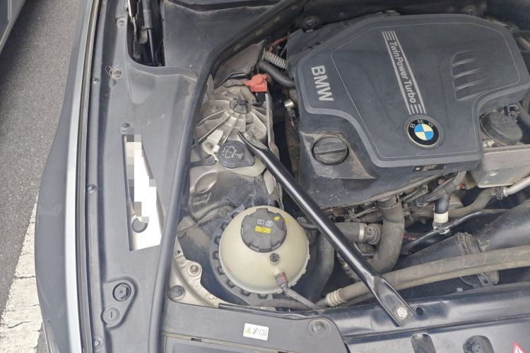 Used BMW 5 Series 2014 525Li Leading Model Engine Bay Right