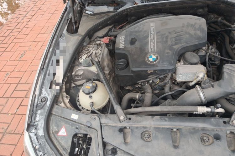 Used BMW 5 Series 2014 528Li xDrive Luxury Design Package Engine Bay Right