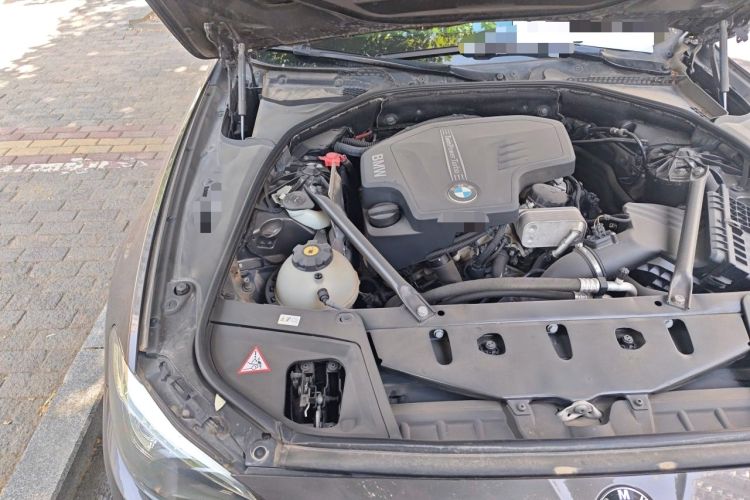 Used BMW 5 Series 2014 525Li Luxury Design Package Engine Bay Right
