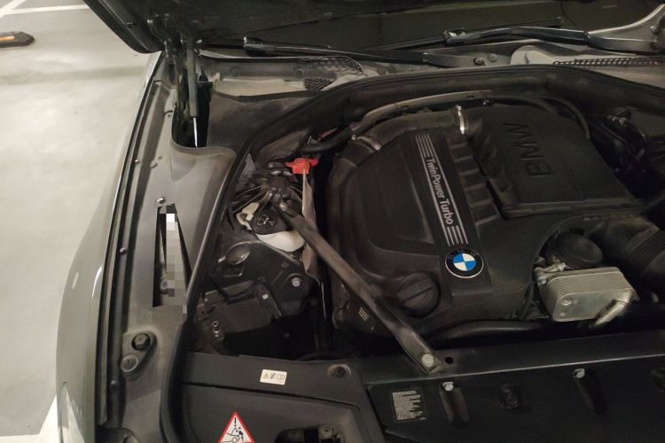 Used BMW 5 Series 2014 535Li Leading Model Engine Bay Right