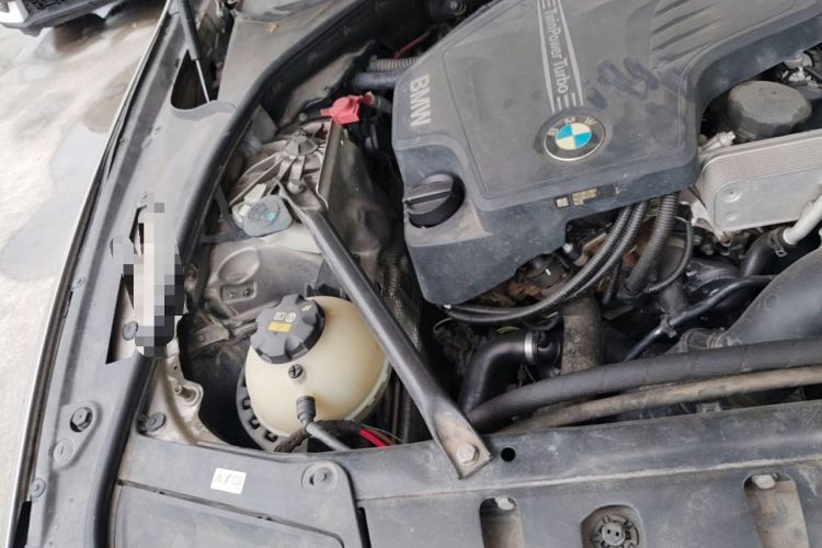 Used BMW 5 Series 2014 520Li Elegant Model Engine Bay Right