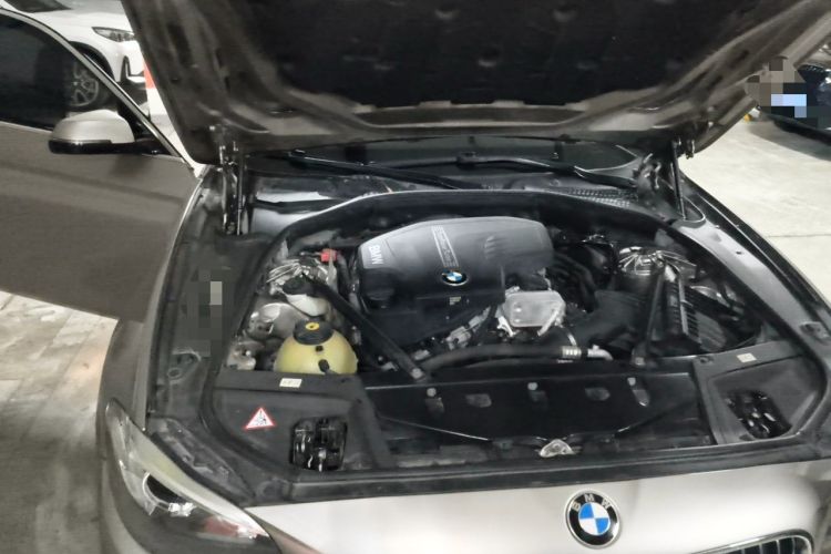 Used BMW 5 Series 2014 525Li Luxury Design Package Engine Bay Right