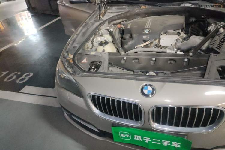 Used BMW 5 Series 2014 520Li Elegant Model Engine Bay Right