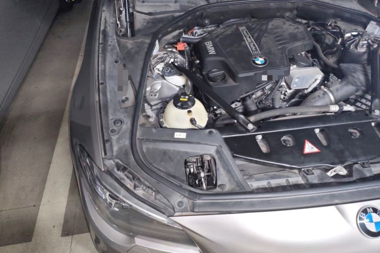 Used BMW 5 Series 2014 525Li Leading Model Engine Bay Right