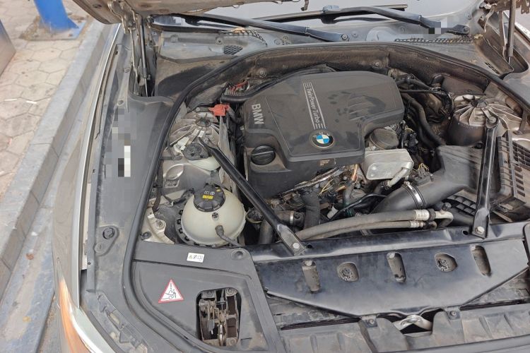 Used BMW 5 Series 2014 525Li Luxury Design Package Engine Bay Right
