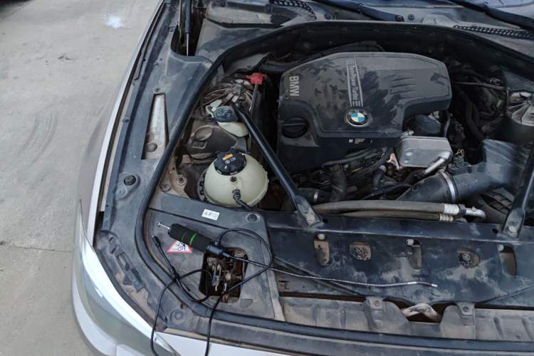 Used BMW 5 Series 2014 525Li Luxury Design Package Engine Bay Right