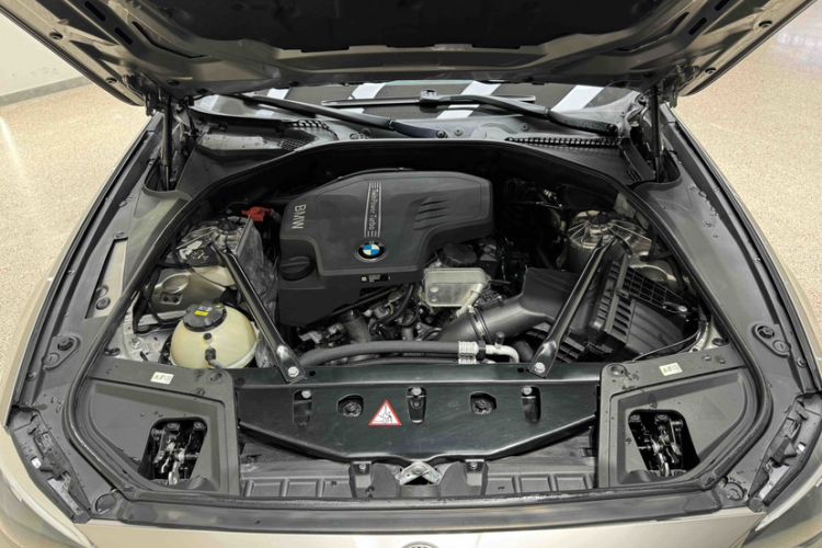 Used BMW 5 Series 2014 525Li Luxury Design Package Engine Bay