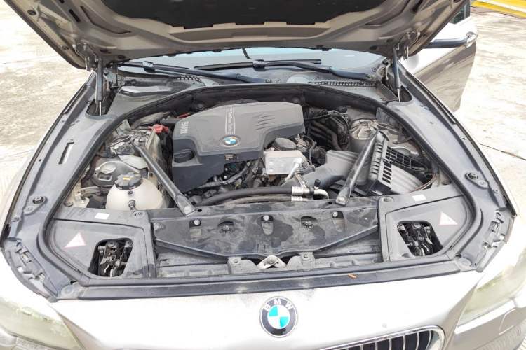 Used BMW 5 Series 2014 520Li Elegant Model Engine Bay