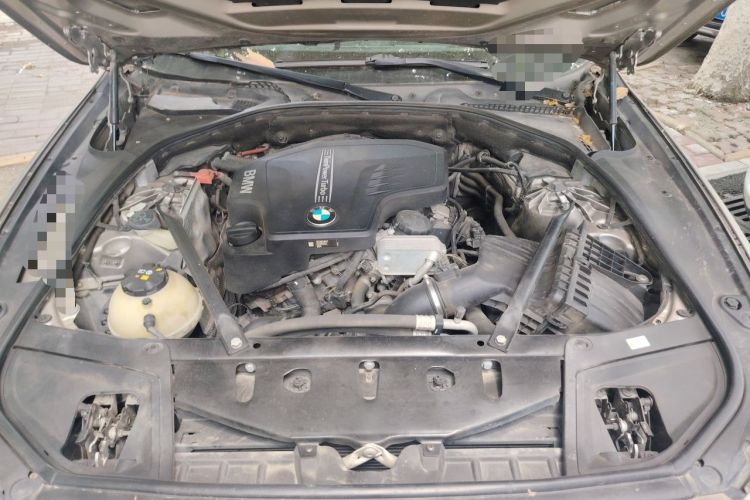Used BMW 5 Series 2014 525Li Luxury Design Package Engine Bay