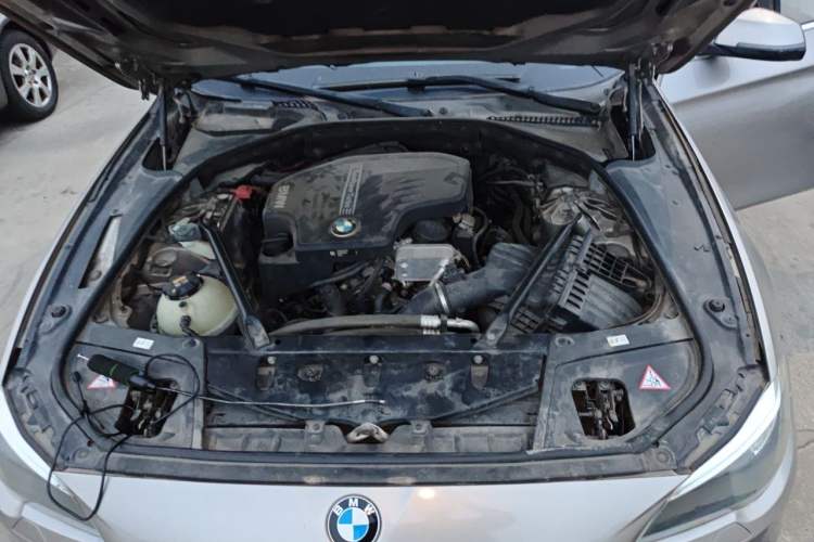 Used BMW 5 Series 2014 525Li Luxury Design Package Engine Bay