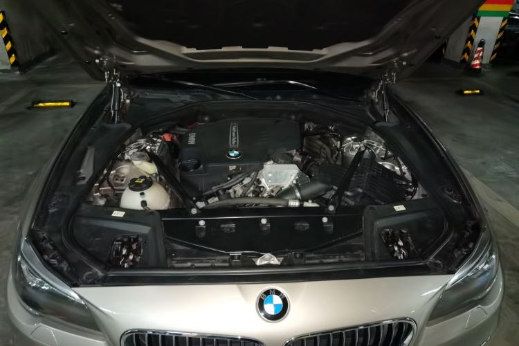 Used BMW 5 Series 2014 525Li Luxury Design Package Engine Bay