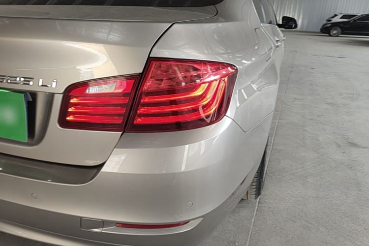 Used BMW 5 Series 2014 525Li Leading Model Exterior 3