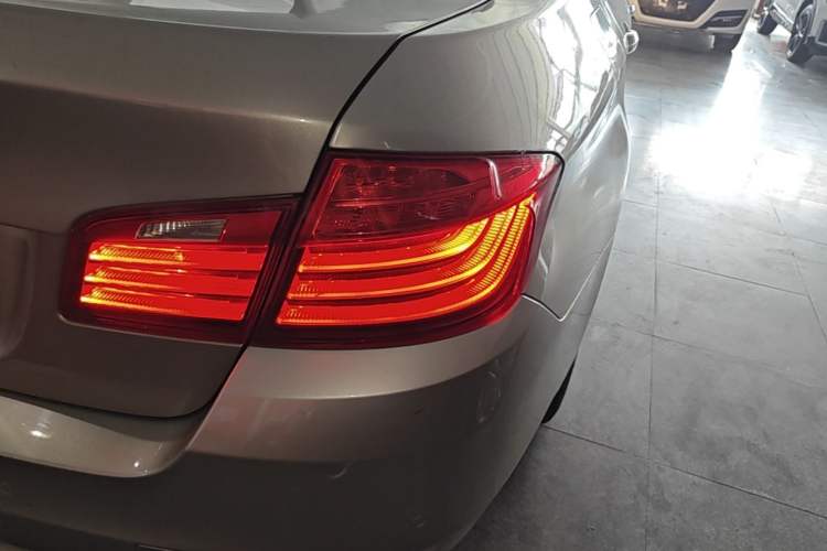 Used BMW 5 Series 2014 520Li Elegant Model Exterior 3