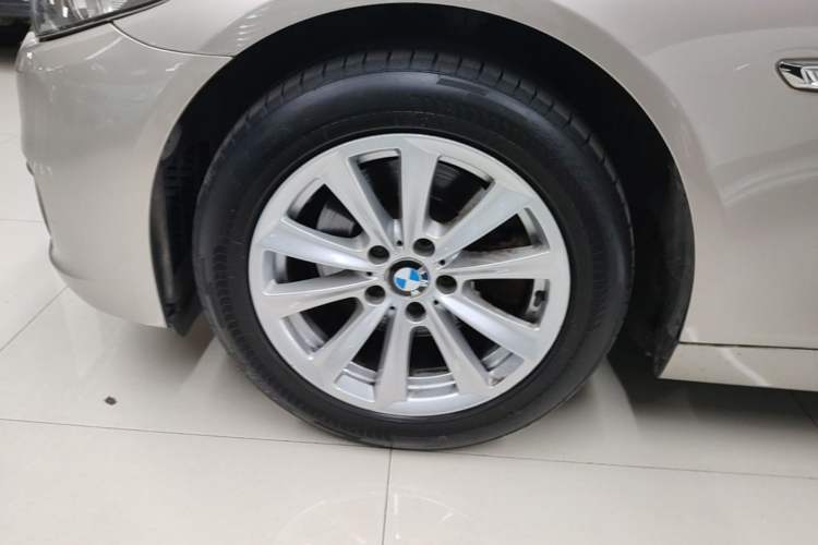 Used BMW 5 Series 2014 520Li Elegant Model Exterior 4