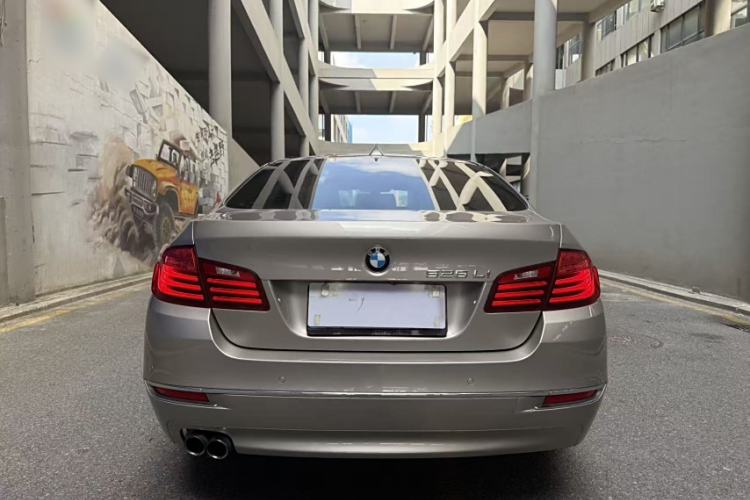 Used BMW 5 Series 2014 525Li Luxury Design Package Exterior 4