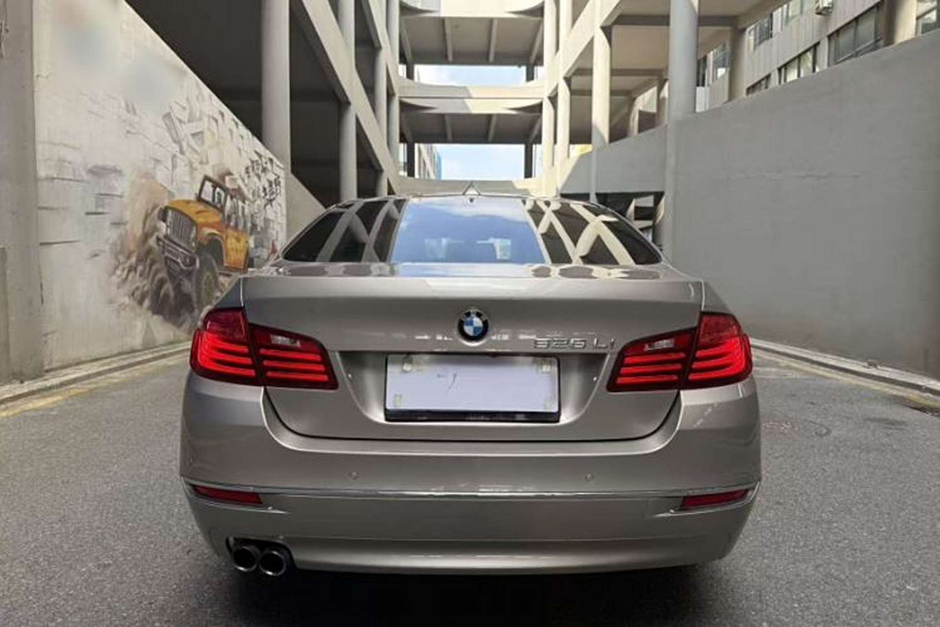 Used BMW 5 Series 2014 525Li Luxury Design Package Exterior 4