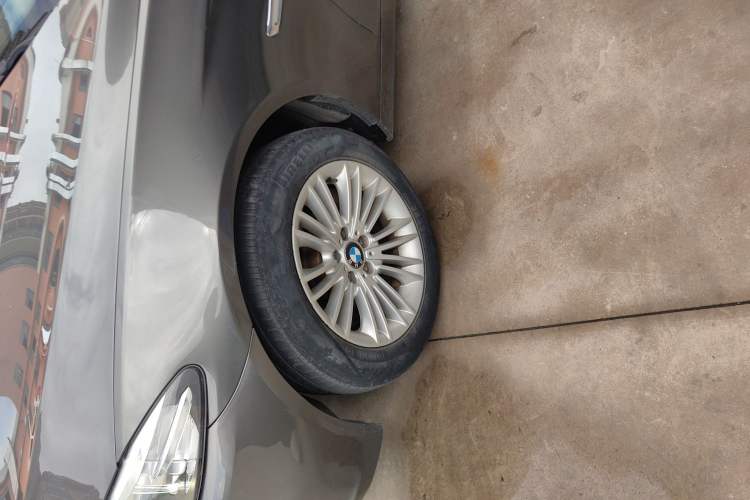 Used BMW 5 Series 2014 525Li Leading Model Exterior 4