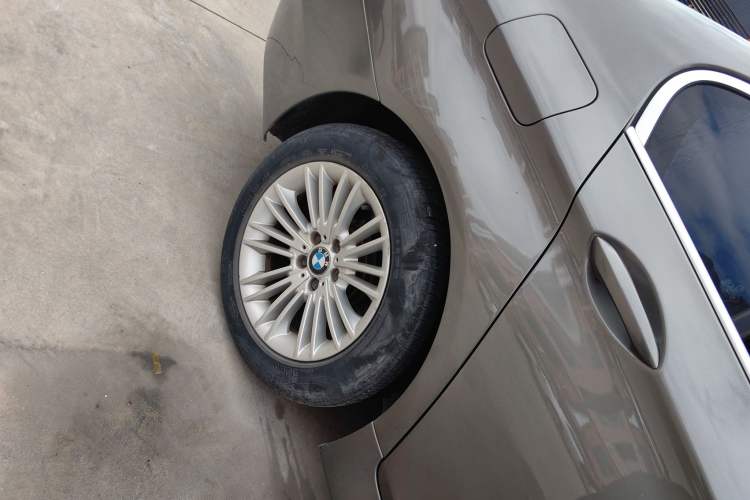 Used BMW 5 Series 2014 525Li Leading Model Exterior 5