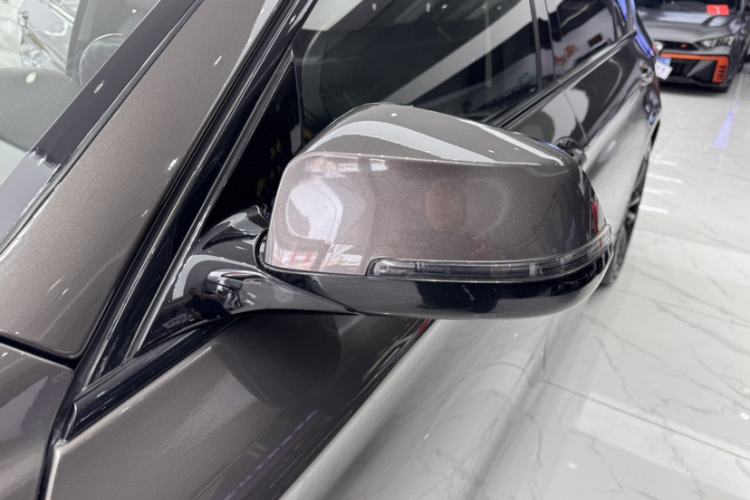 Used BMW 5 Series 2014 535Li Leading Model Exterior 6
