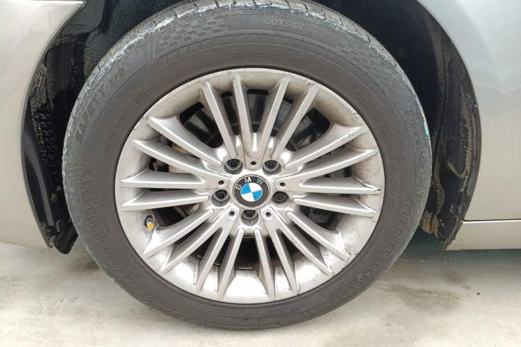 Used BMW 5 Series 2014 525Li Leading Model Exterior 7