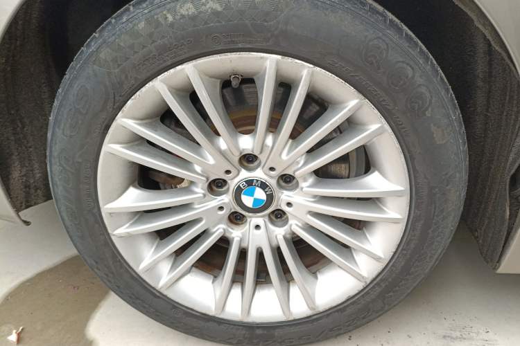 Used BMW 5 Series 2014 525Li Leading Model Exterior 8
