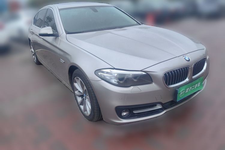 Used BMW 5 Series 2014 528Li Leading Model Front Right 45 Deg